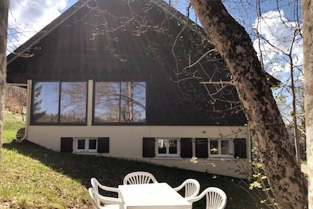 Au Coeur Du Village De Prémanon Exteriör bild