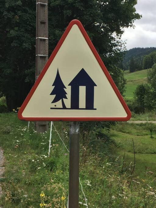Au Coeur Du Village De Prémanon Exteriör bild