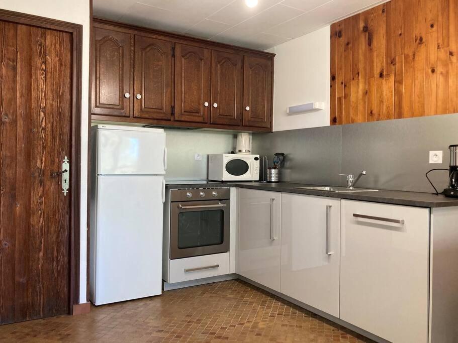 Au Coeur Du Village De Prémanon Exteriör bild